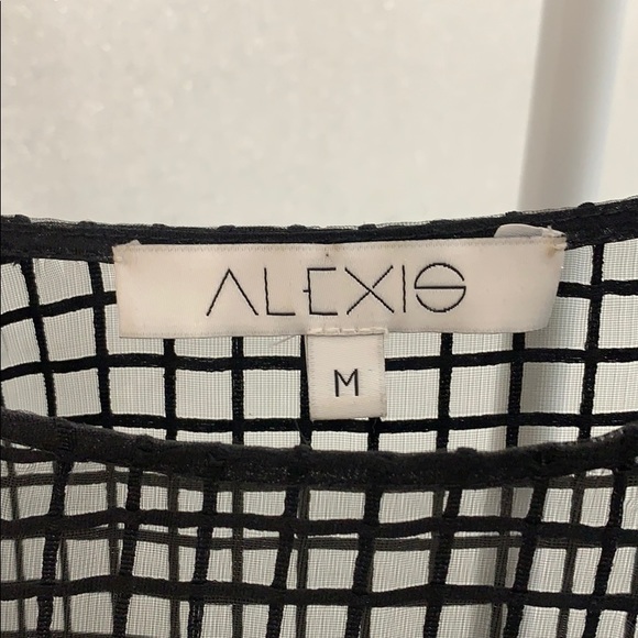 Alexis // Black & White Top - Picture 4 of 7